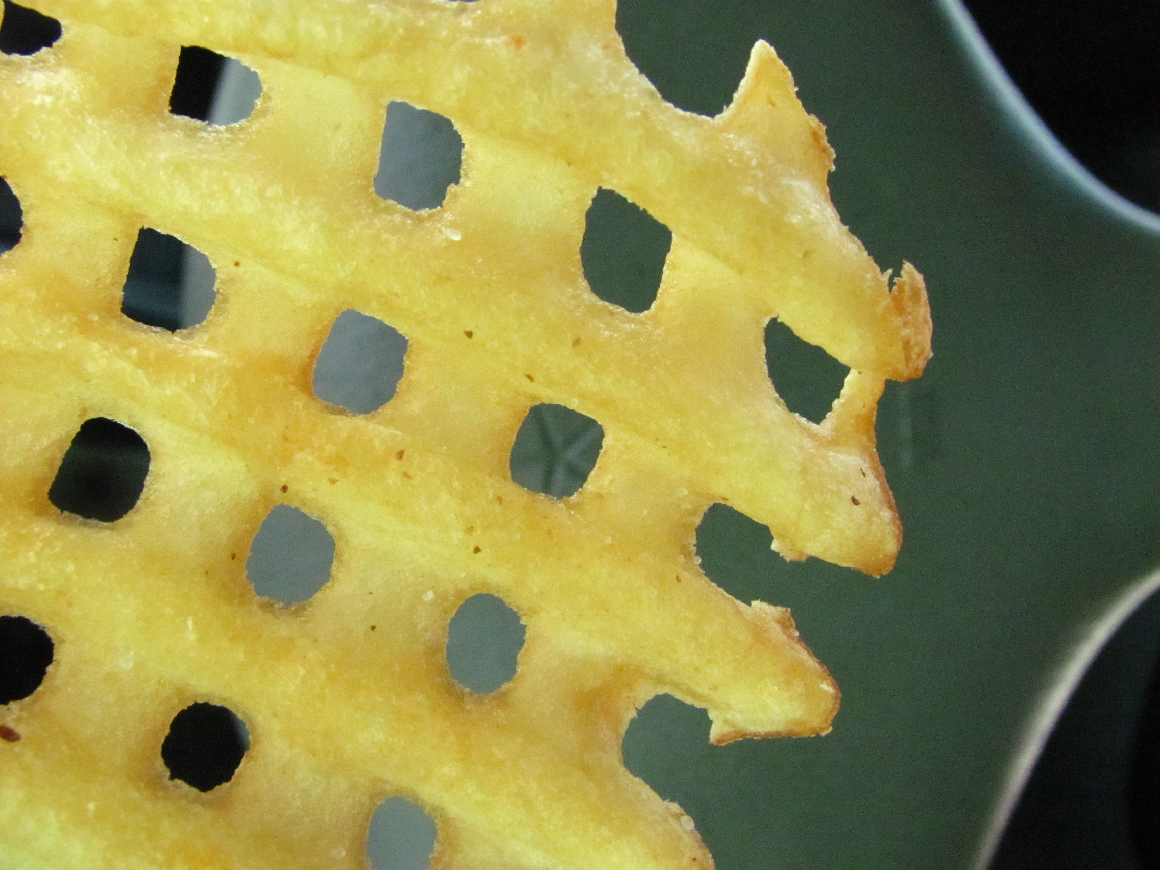 The Gaufrette Waffle Cut (image credits: waffle fry, CC BY 2.0, https://commons.wikimedia.org/w/index.php?curid=32646751)