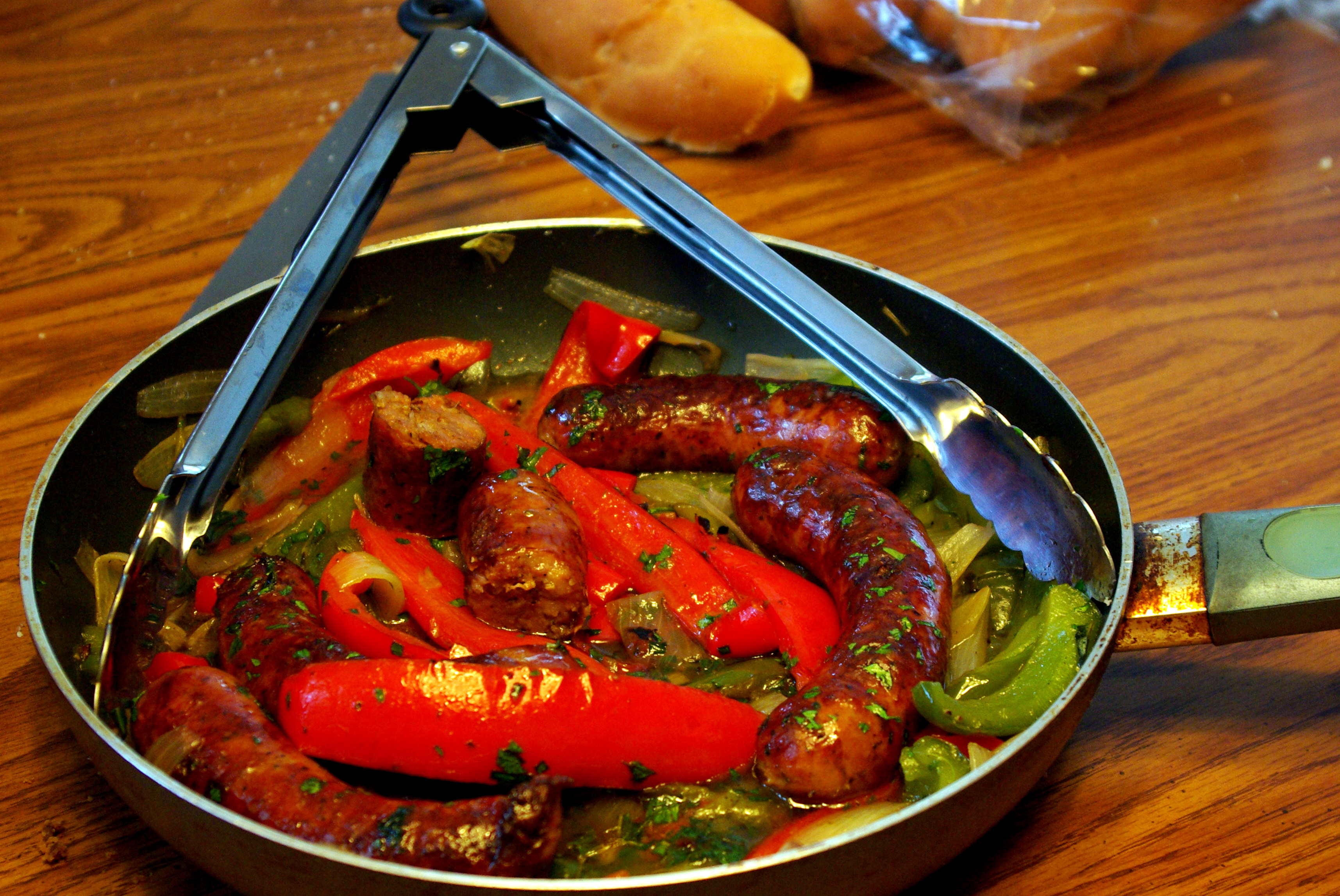 One-Pan Sausage and Peppers: Weeknight Wonder (image credits: wikimedia)