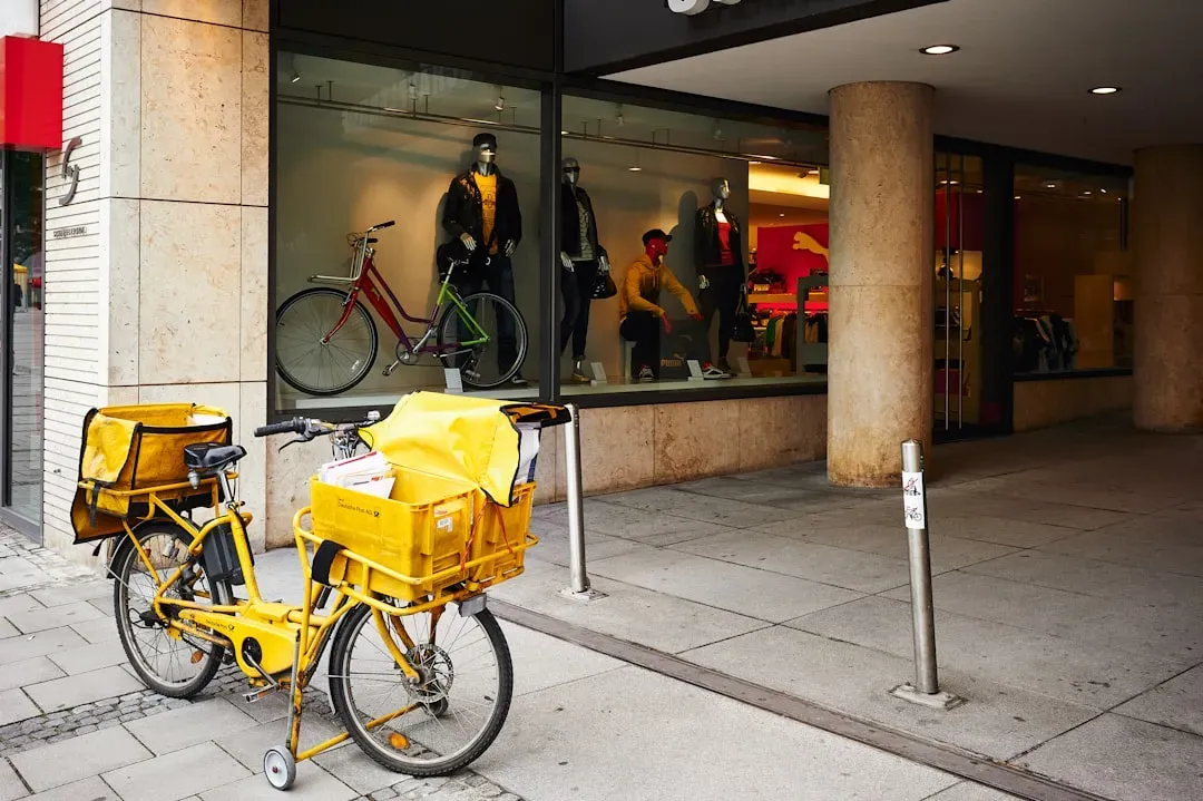 4. Order Directly from the Restaurant, Not Always Through an App (Image Credits: Unsplash)