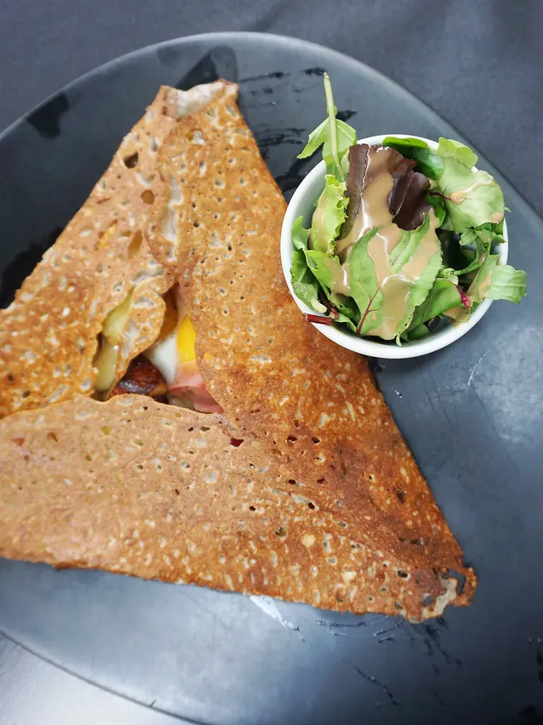 Brittany, France – Crêpes and Cider That Define a Culture (Image Credits: Flickr)