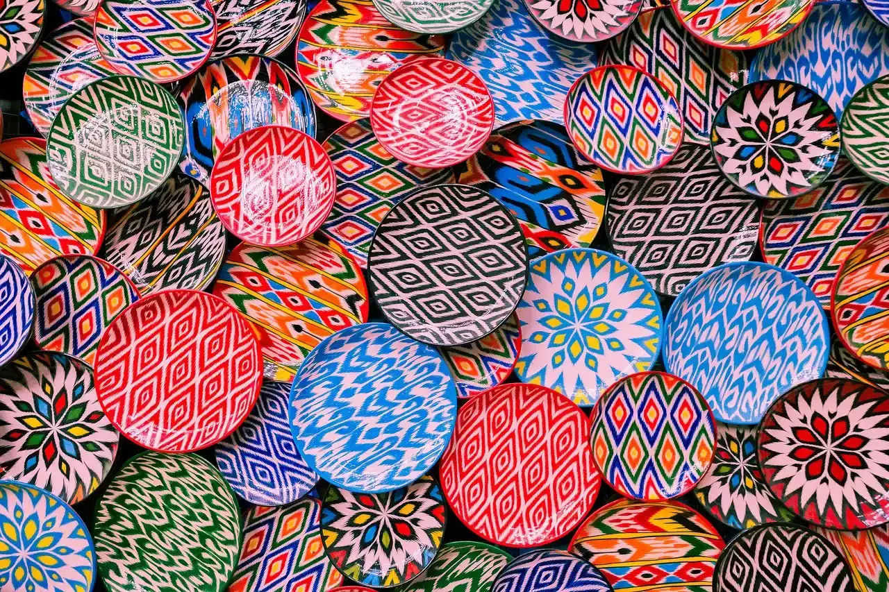 The Aesthetic Appeal of the Plate Itself (Image Credits: Pixabay)