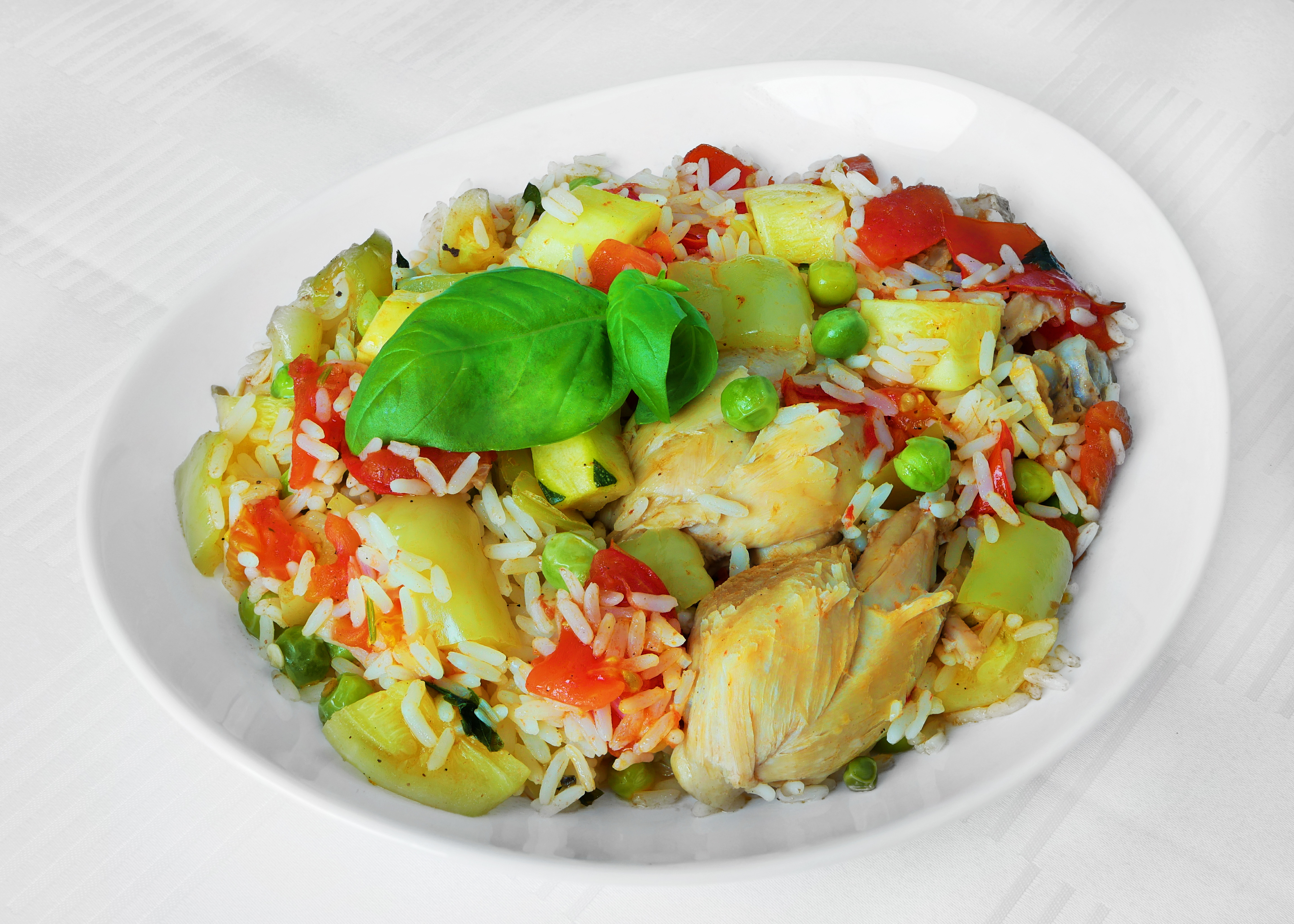 Chicken and Rice: Set-It-and-Forget-It Simplicity (Image Credits: Wikimedia)