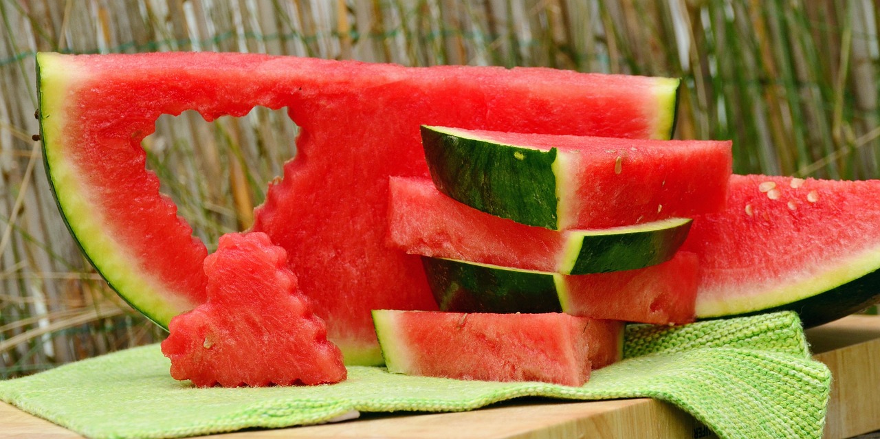 Watermelon: Hydration and Heart Health (image credits: pixabay)