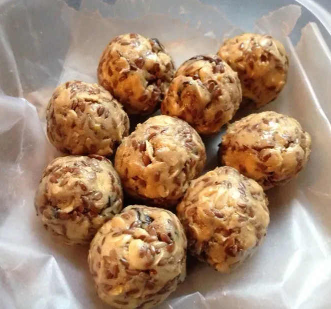 Cancer: Oatmeal Energy Balls (Image Credits: Flickr)