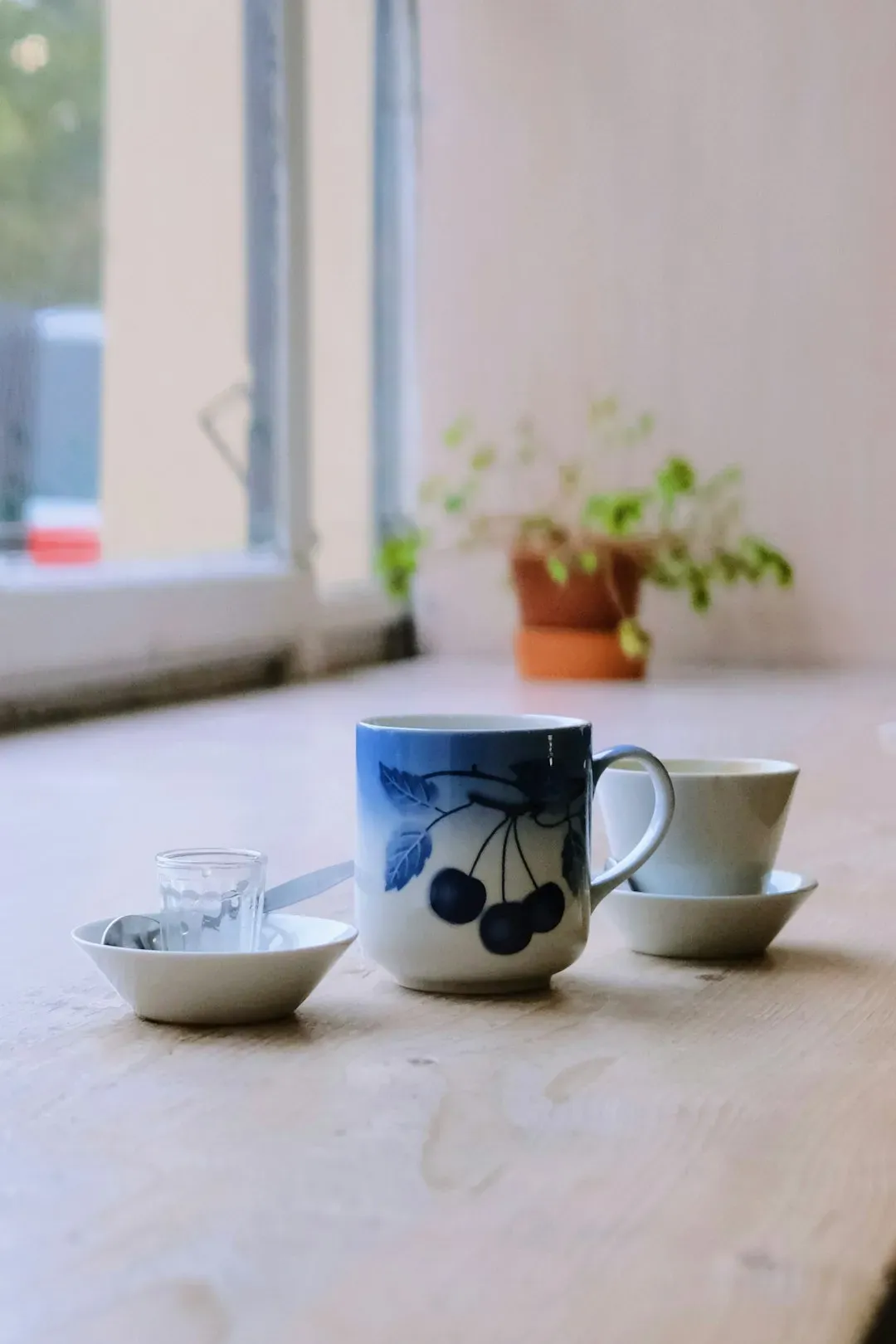 The Science Behind Why We Remember These Things So Vividly (Image Credits: Unsplash)