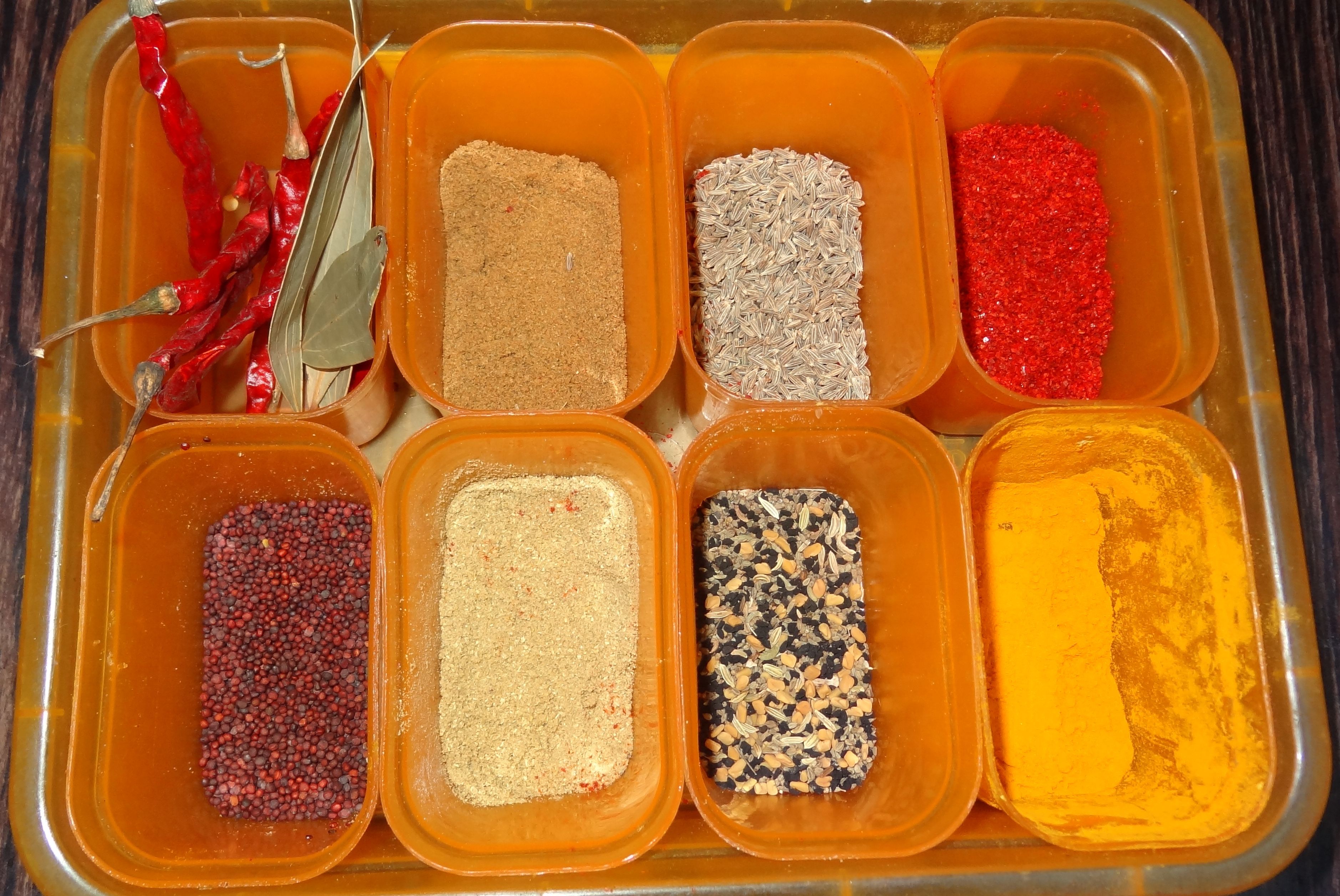 Boosting Flavor With Spices and Extracts (image credits: wikimedia)