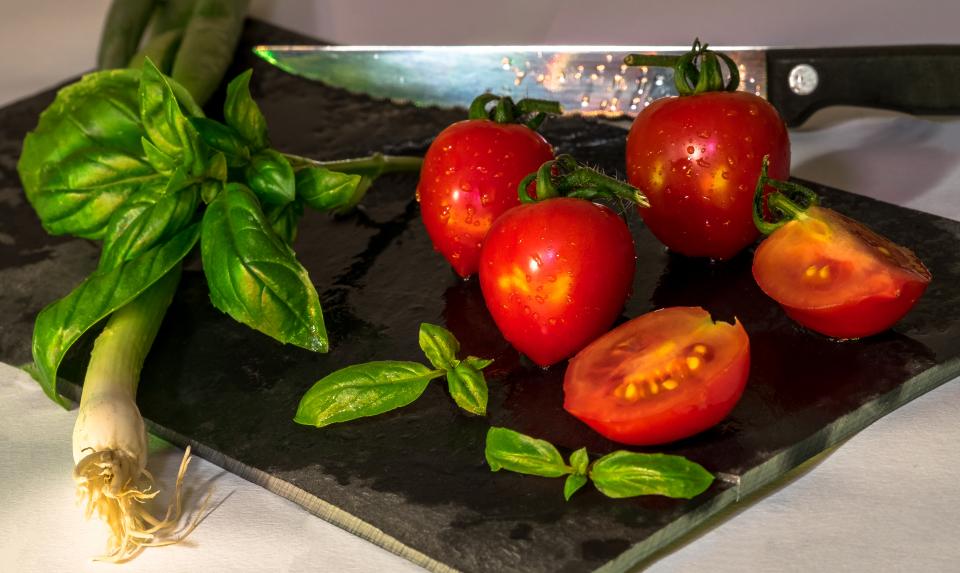 Enhancing with Fresh Ingredients (image credits: stocksnap)