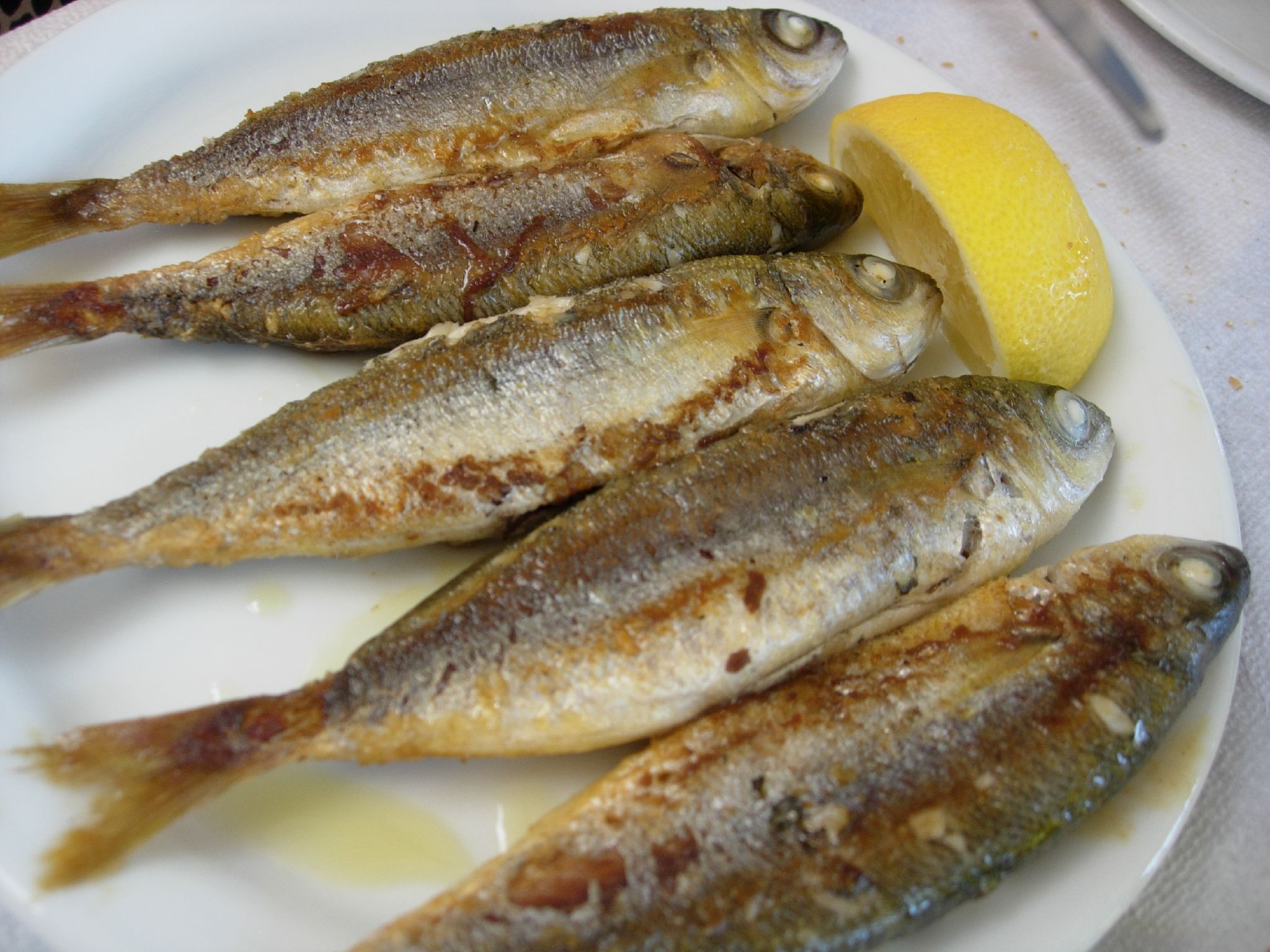Weak and Brittle Nails (image credits: wikimedia)