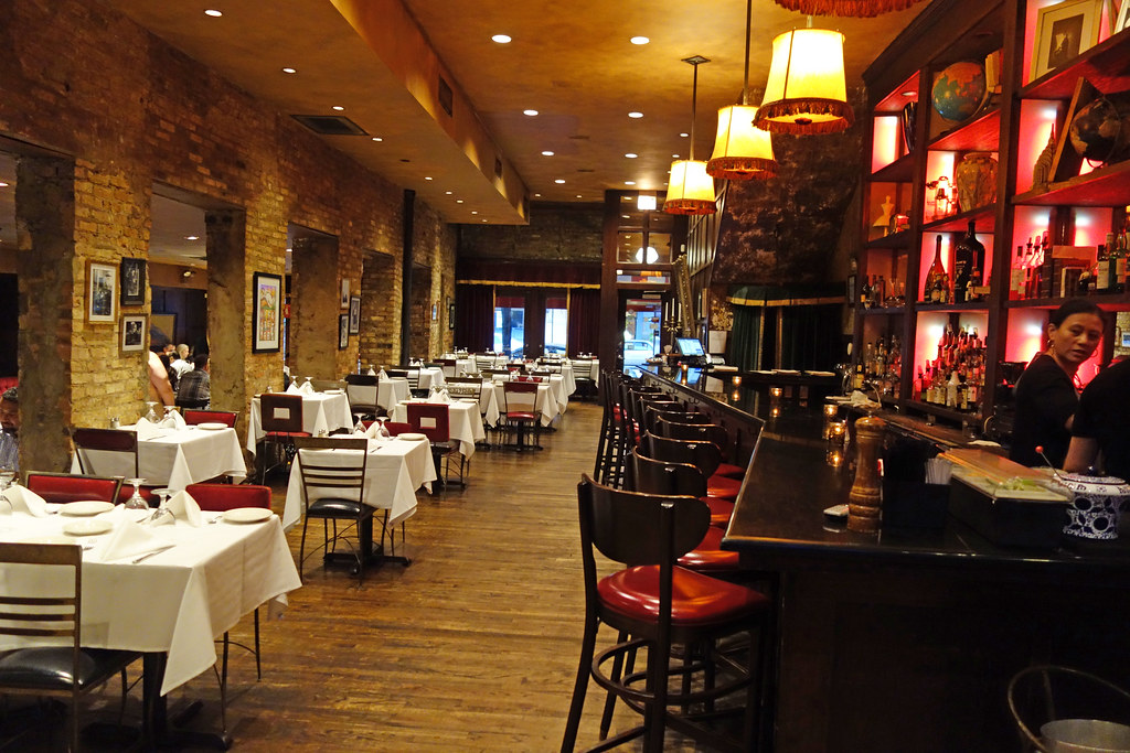 Extinct Restaurant Chains and Lost Dining Culture (image credits: flickr)