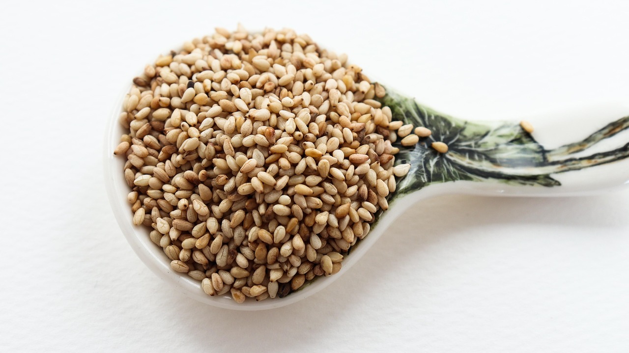 Sesame Seeds: Ancient Calcium Champions (image credits: pixabay)