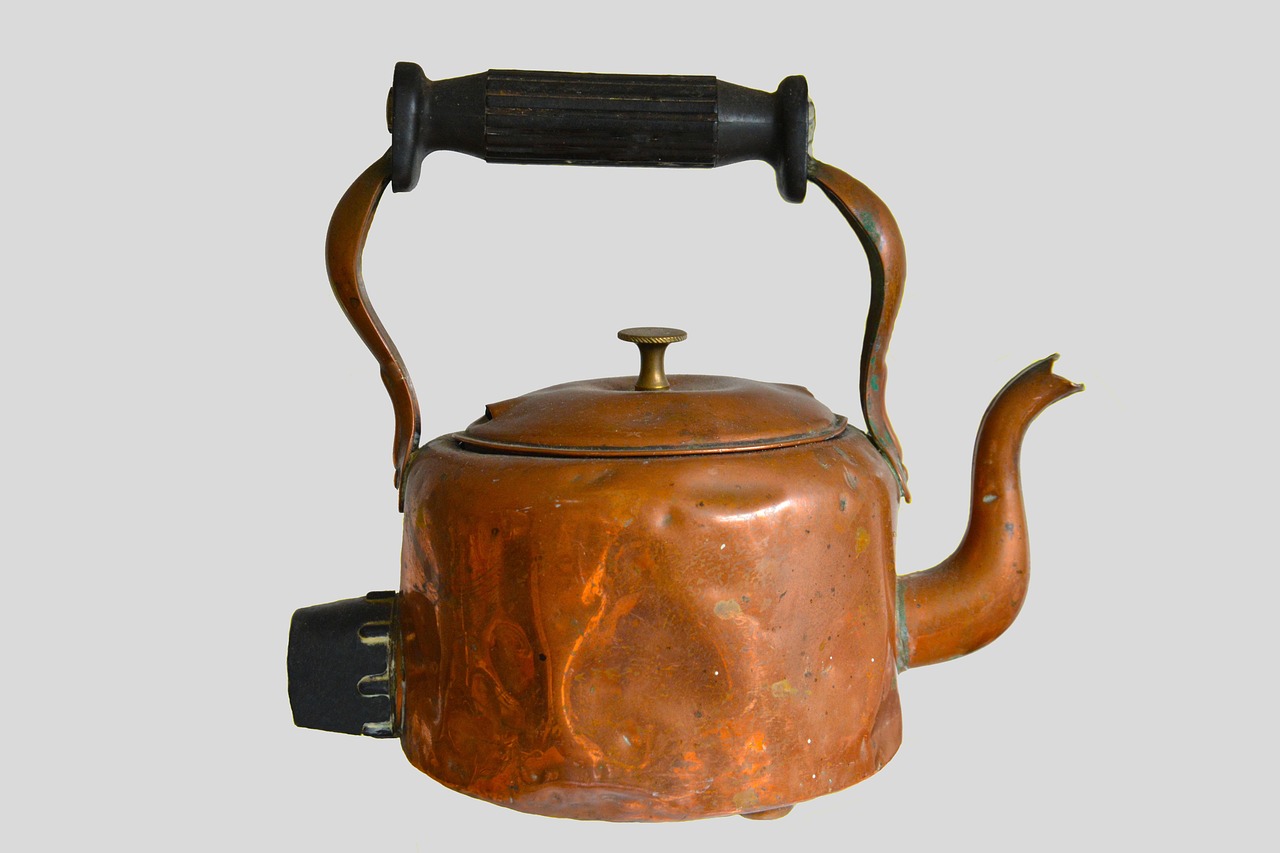 Vintage Copper Cookware (Image Credits: Pixabay)