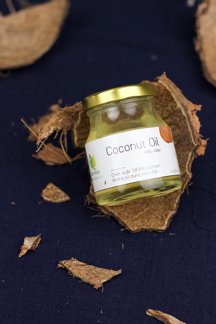 Coconut Oil: A Controversial Choice (image credits: pixabay)