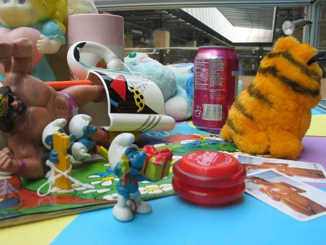 The Garfield Mugs: A Very Brief History (Looking Glass, Flickr, CC BY-SA 2.0)