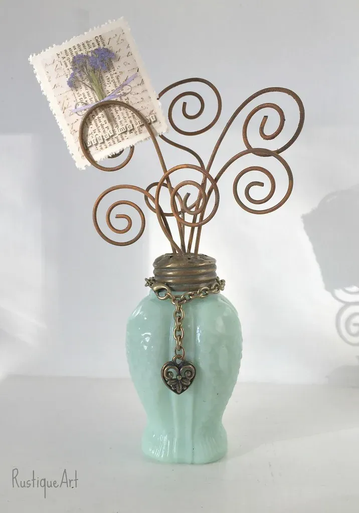Fire-King Jadeite Glassware From the 1940s and 1950s (Image Credits: Flickr)