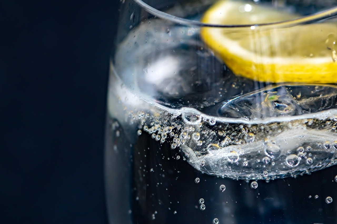 Lemon Water – The Morning Kidney Cleanser (image credits: pixabay)