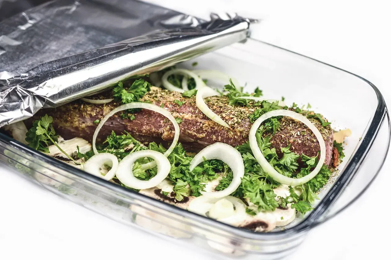 TV Dinners in Foil Trays (Image Credits: Pixabay)