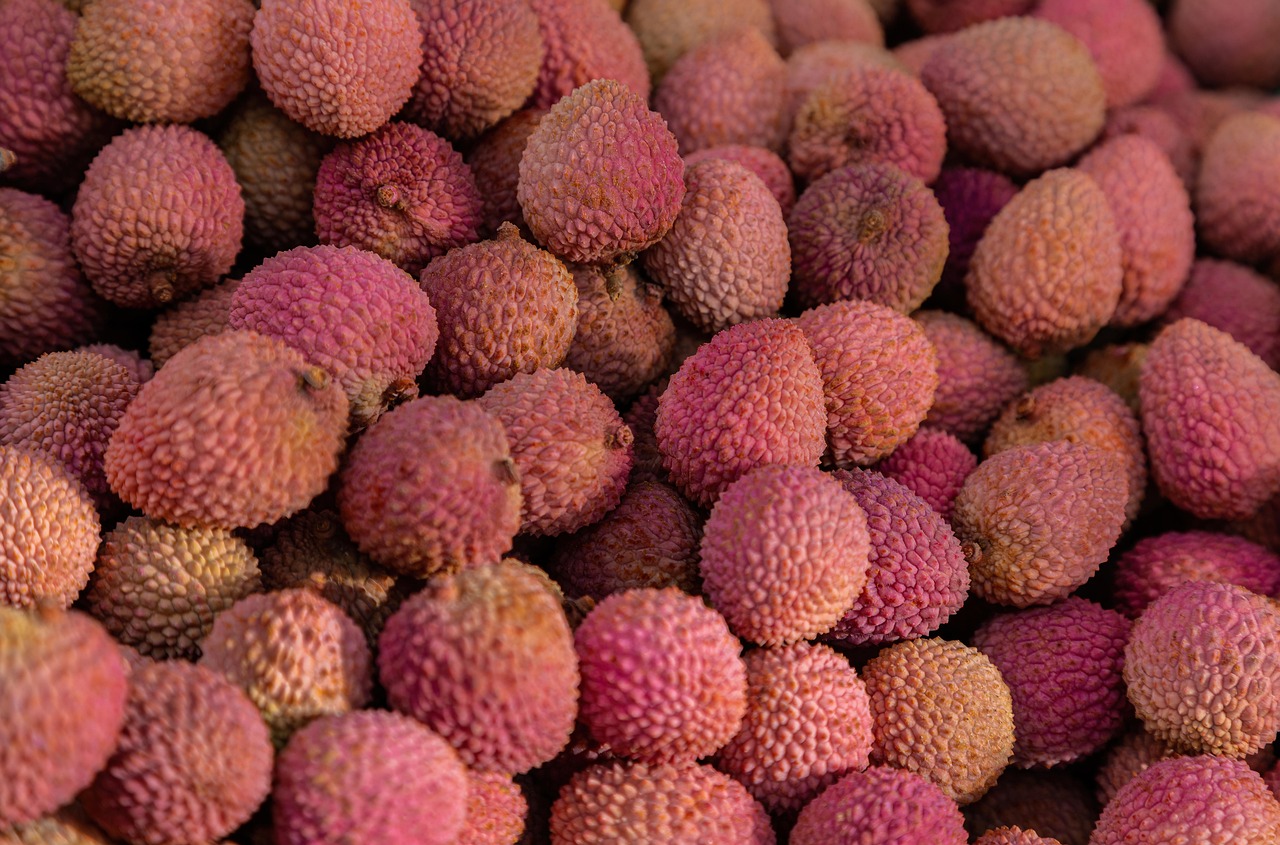 Lychees (image credits: pixabay)