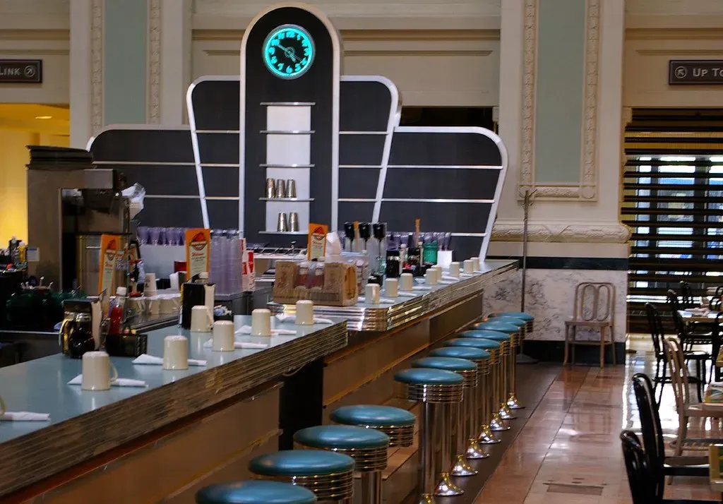 Chain Restaurants and Early Bird Specials Took Off (Image Credits: Flickr)