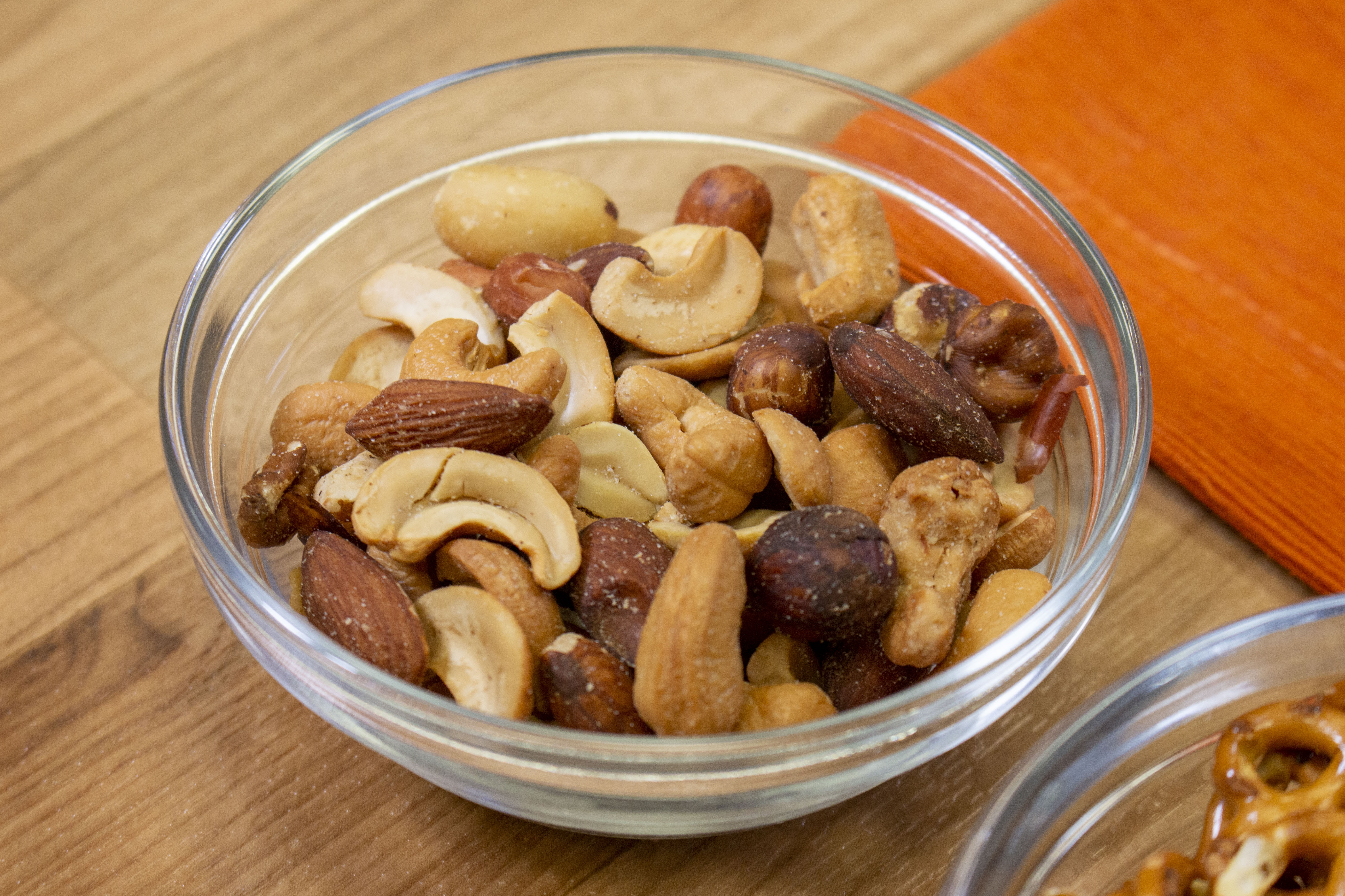 7. Nuts: Healthy Fats and Appetite Regulation (image credits: wikimedia)