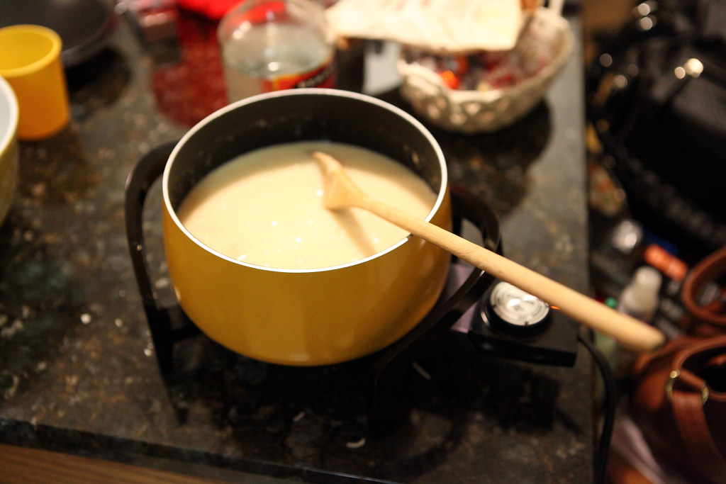 Fondue (image credits: flickr)