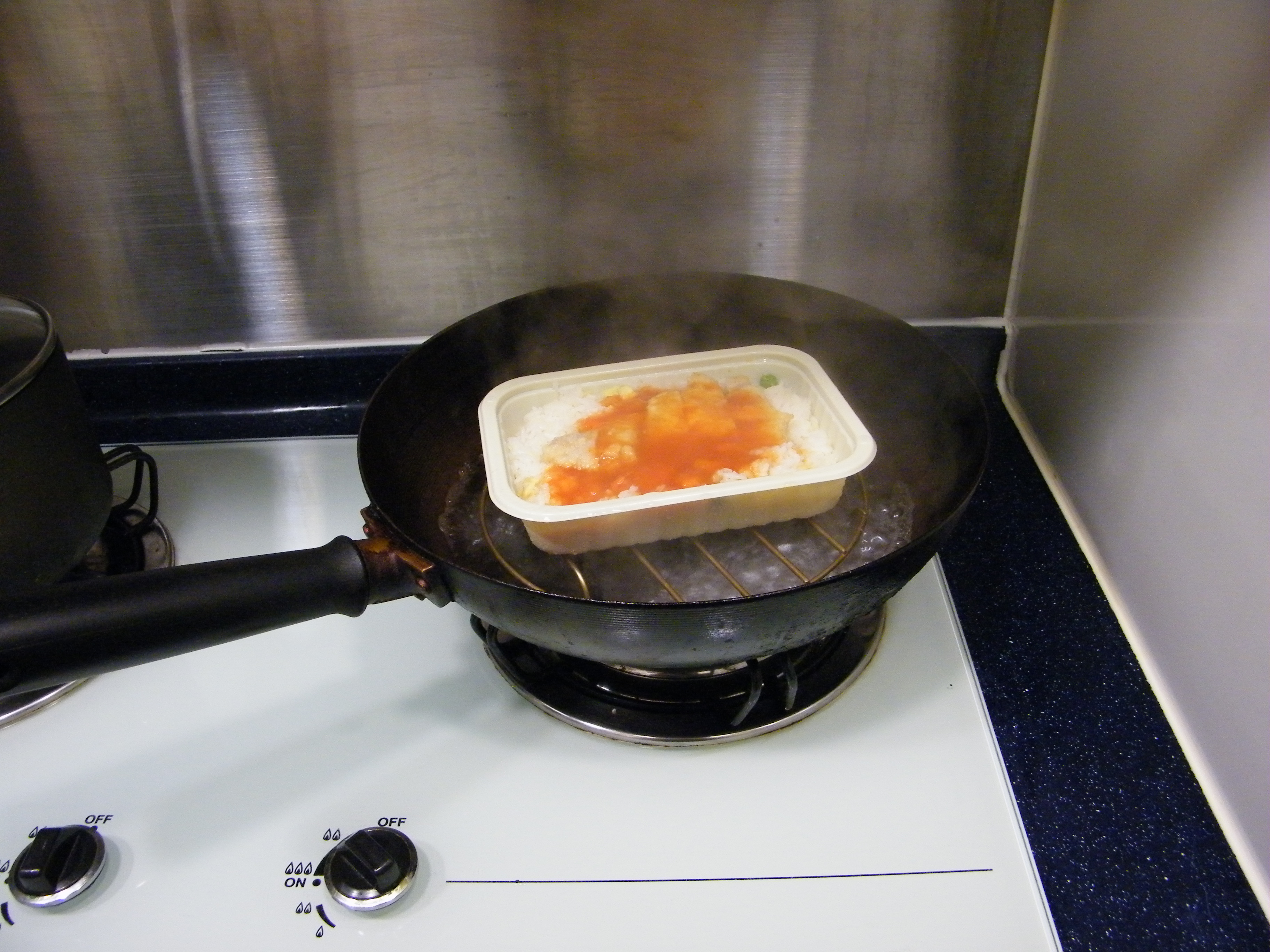 Choosing Healthy Reheating Methods (image credits: wikimedia)
