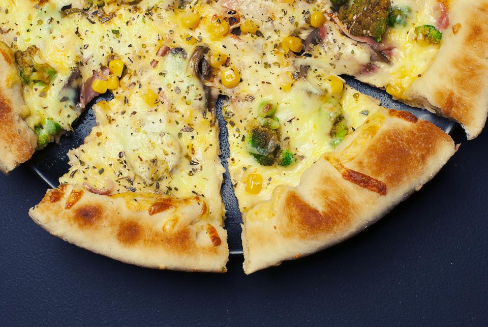 Gluten-Free Pizza Crust (image credits: stocksnap)