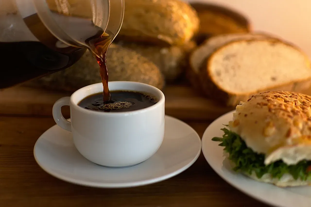 Coffee and Breakfast Sandwiches (Image Credits: Pixabay)