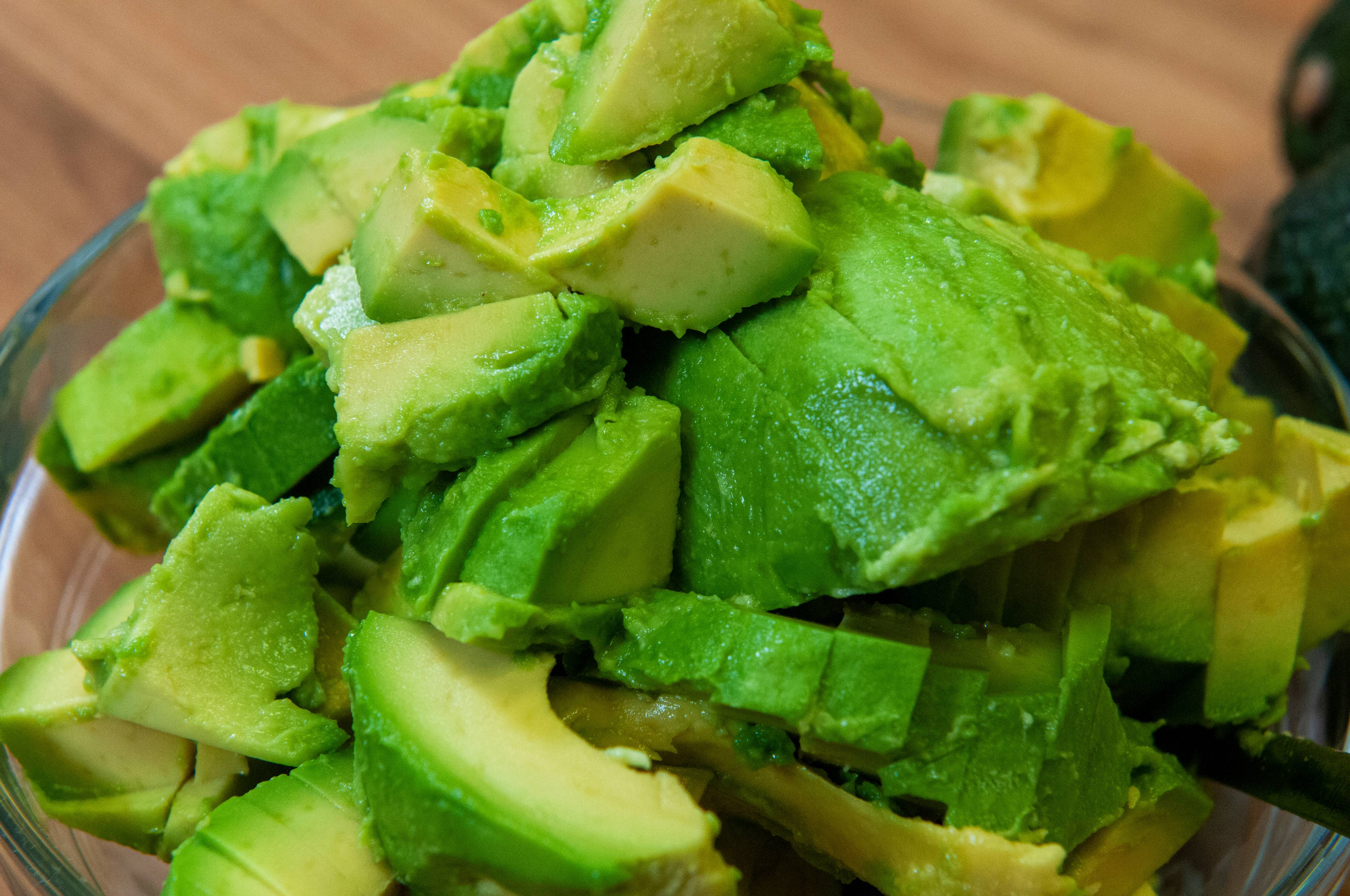 Avocados: Creamy Goodness with Healthy Fats (image credits: wikimedia)