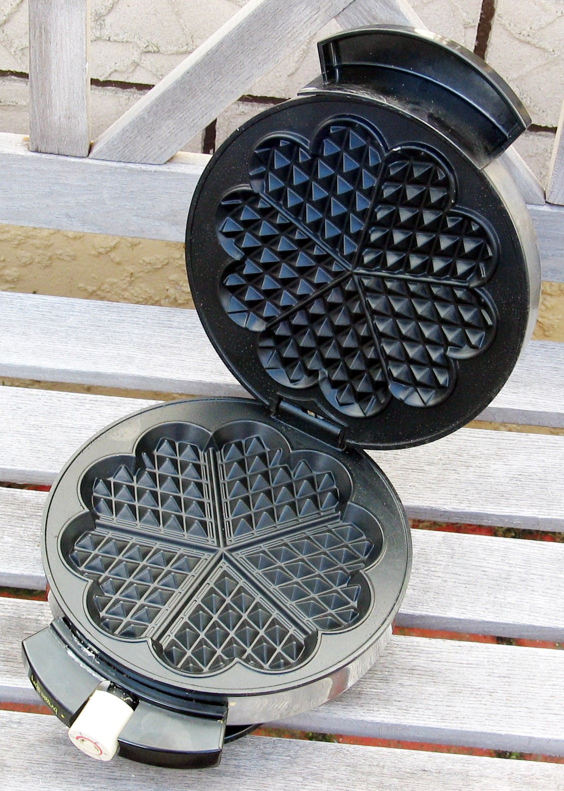 Waffle-Making Tips for Home Cooks (image credits: wikimedia)