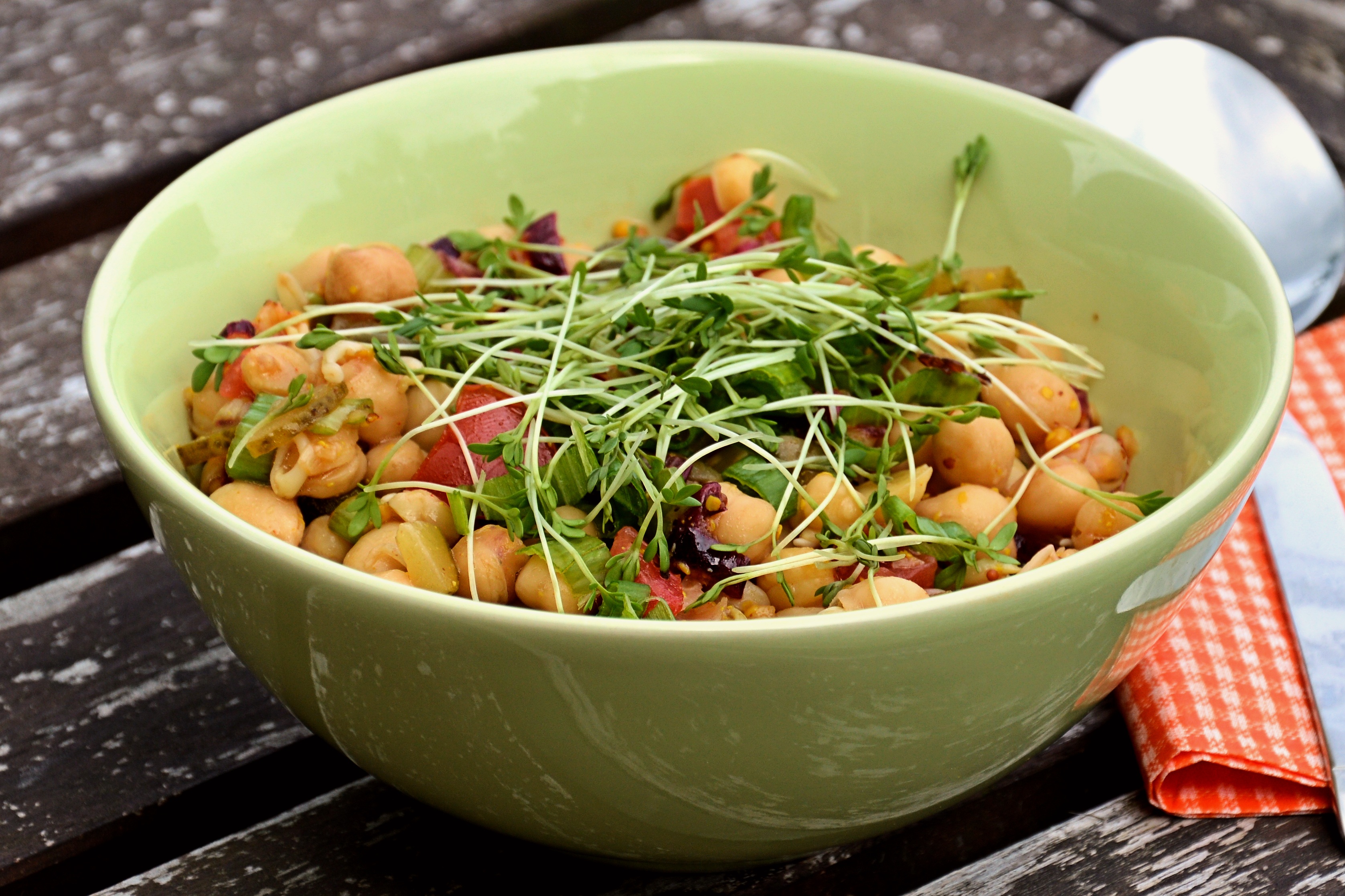 Chickpeas (image credits: wikimedia)
