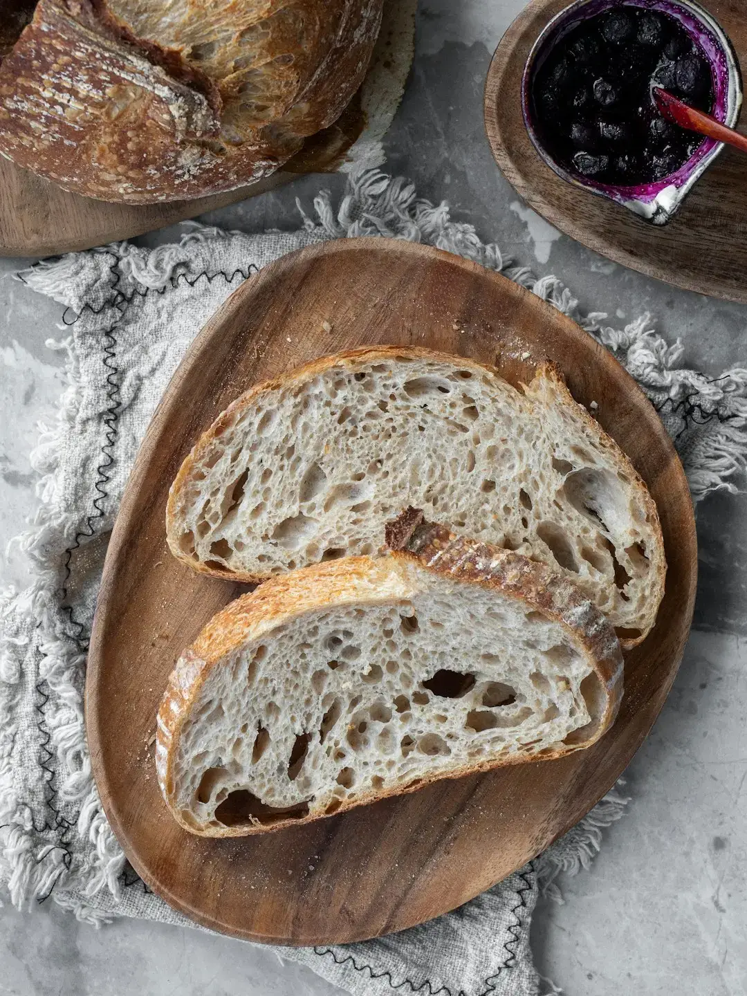 5. The Sourdough Sub-Craze Is Its Own Marketing Phenomenon (Image Credits: Unsplash)