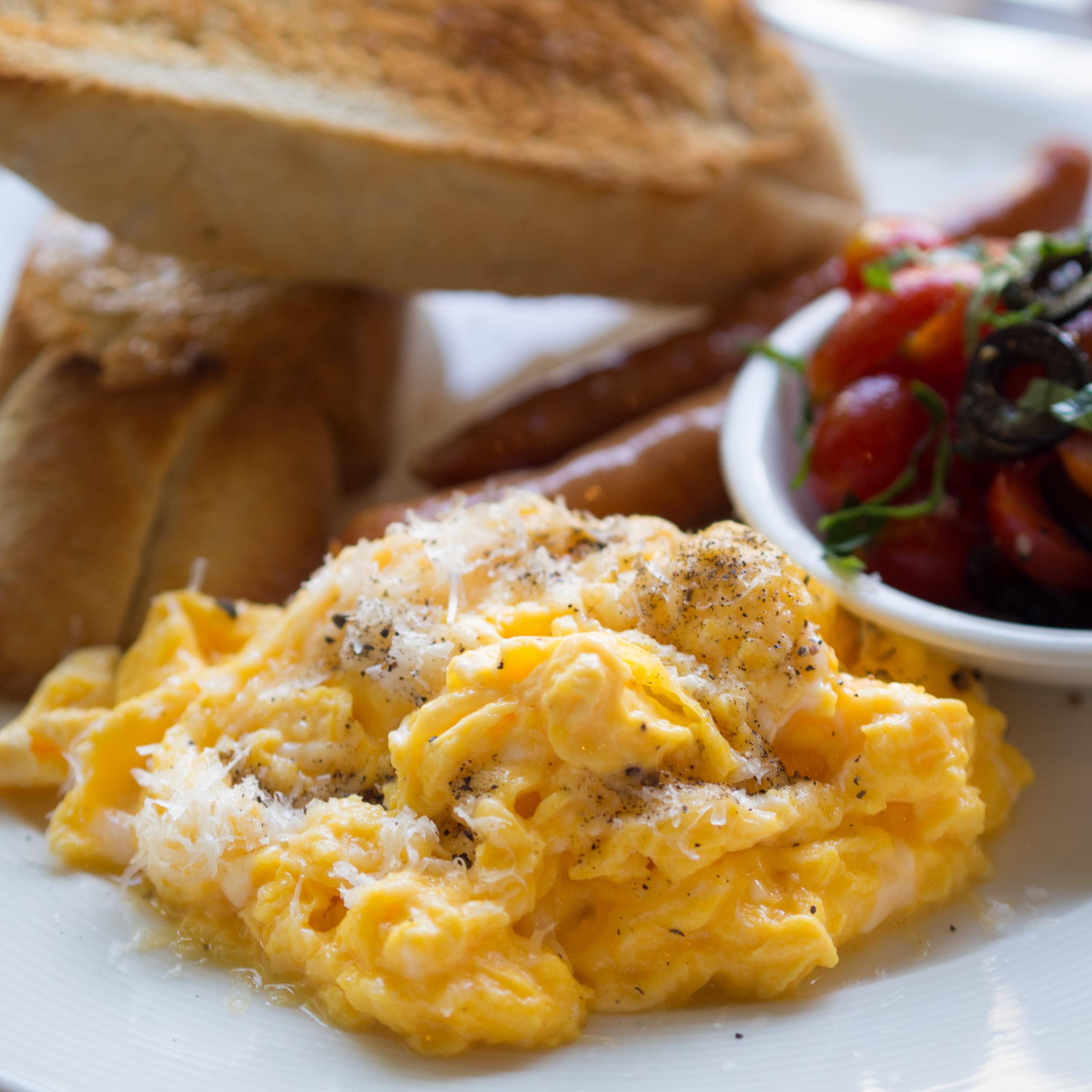 Scrambled Eggs: Protein Power in a Gentle Form (image credits: wikimedia)