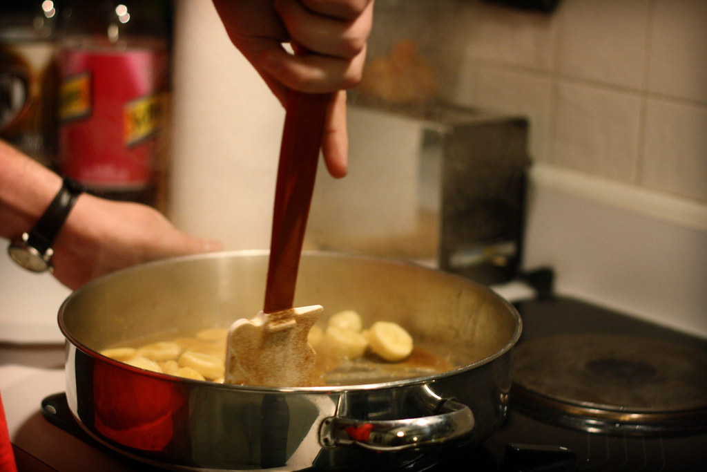 Overcrowding Pans and Destroying Natural Browning (Image Credits: Flickr)