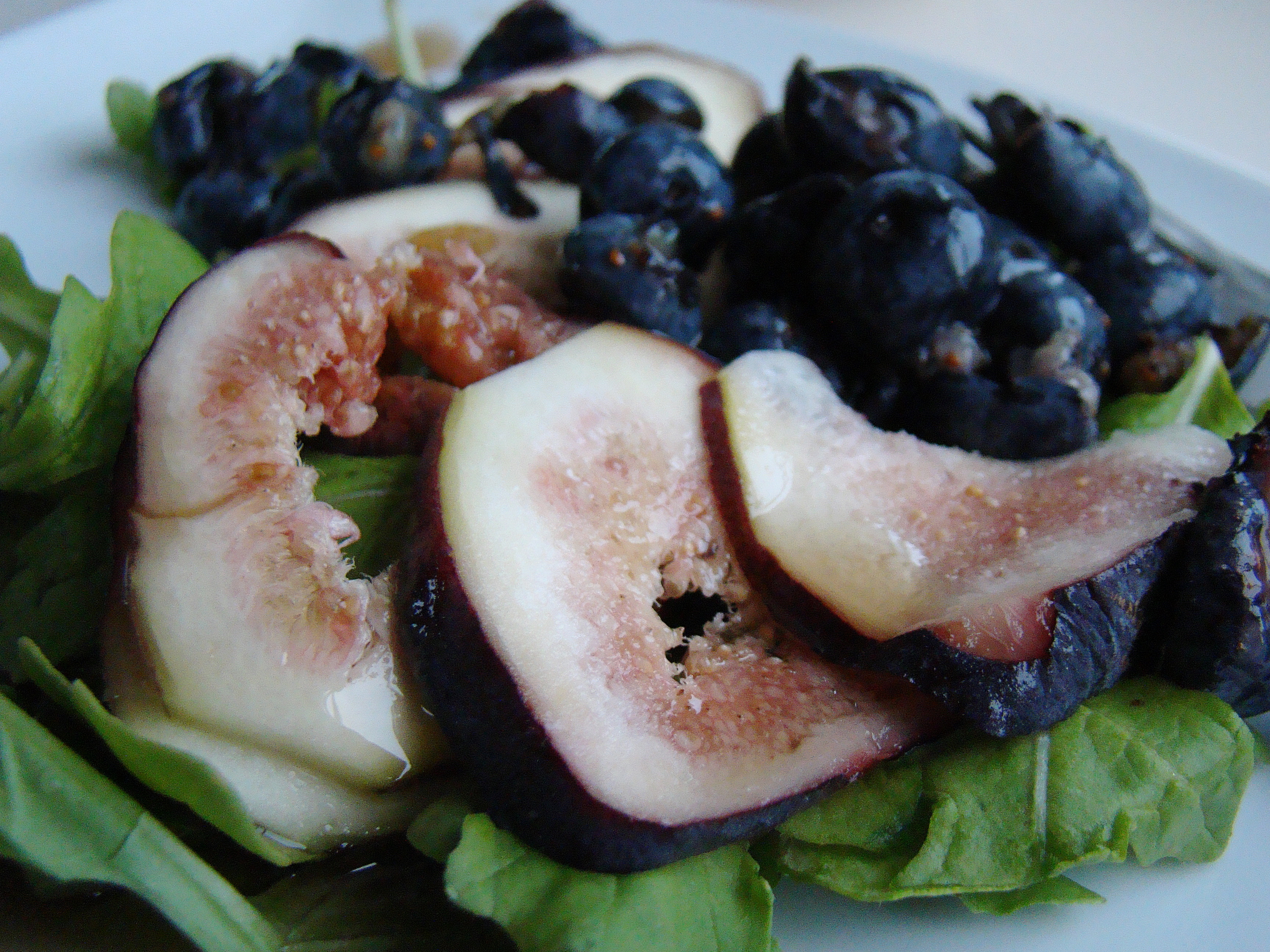 Fresh Fruit Coulis for Sweet, Guilt-Free Drizzles (image credits: wikimedia)