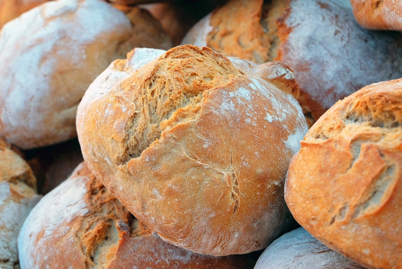 Social Media and the Cloud Bread Craze (image credits: pixabay)