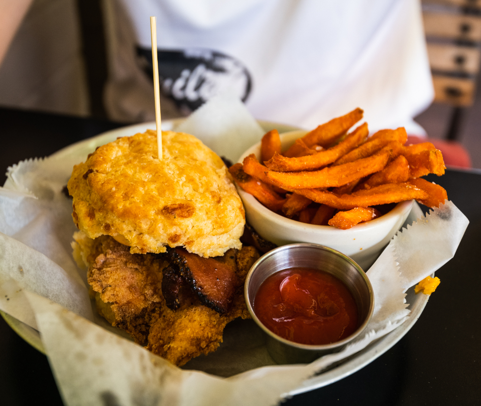 Myth 2: People Can Accurately Estimate Fast Food Calories (image credits: stocksnap)