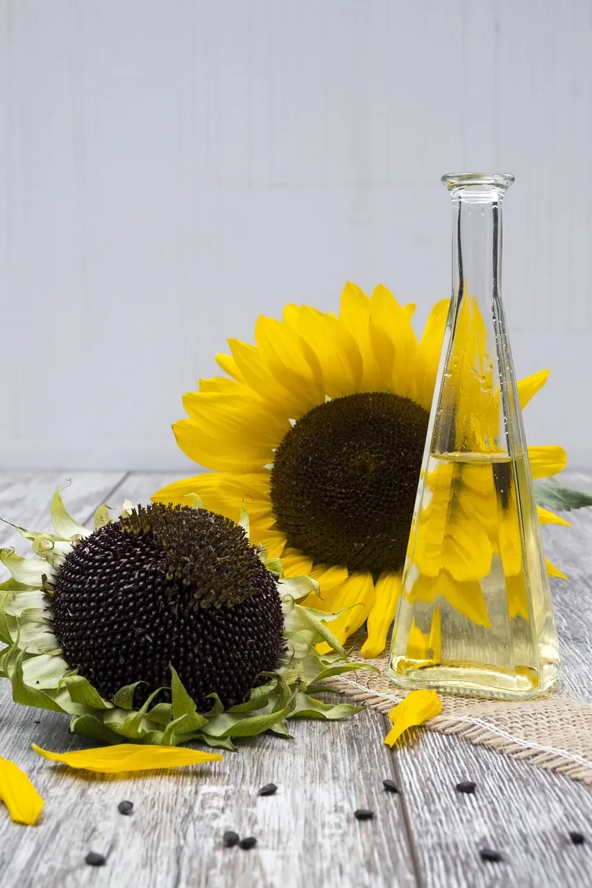 Sunflower Oil (Image Credits: Pixabay)