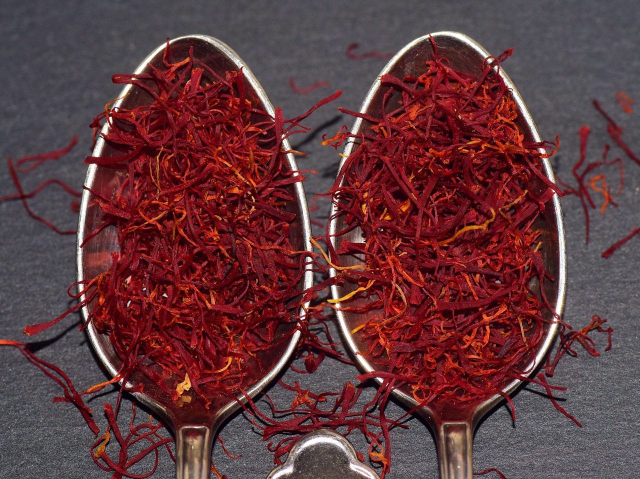 Saffron and Rose Water: The Fragrant Revolution (image credits: pixabay)
