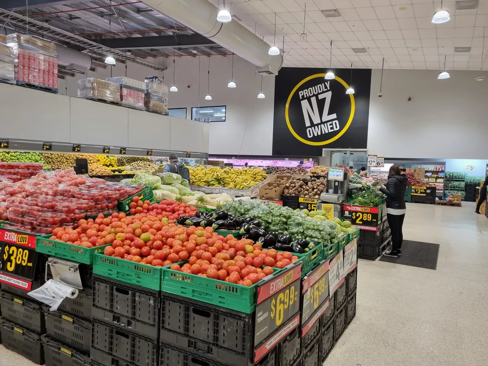 Produce at the Front Sets the Mood (Image Credits: Wikimedia)