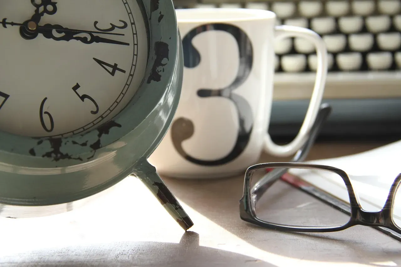 Theme Nights: Reducing Daily Decisions to One Per Week (Image Credits: Pixabay)