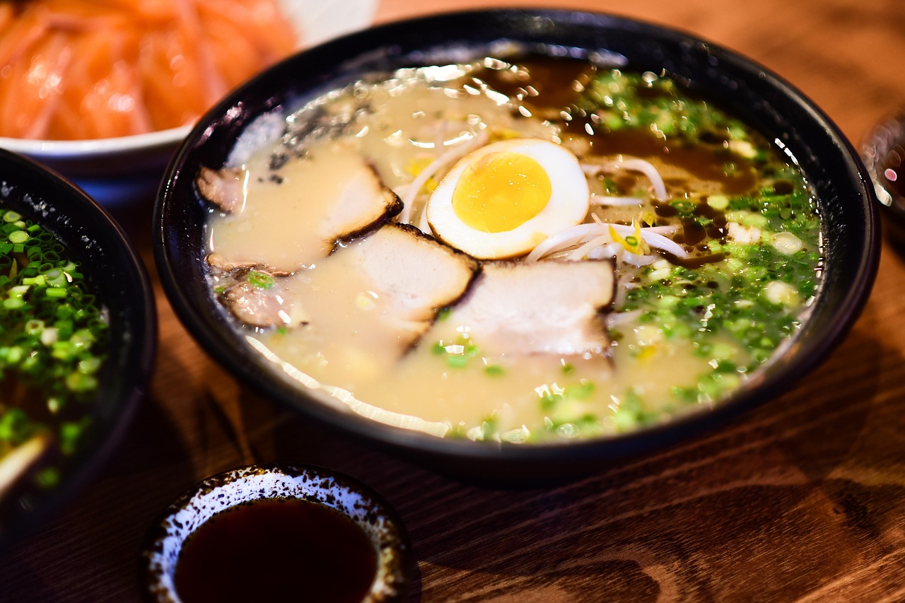 Salty Instant Ramen and Noodle Cups (image credits: pixabay)