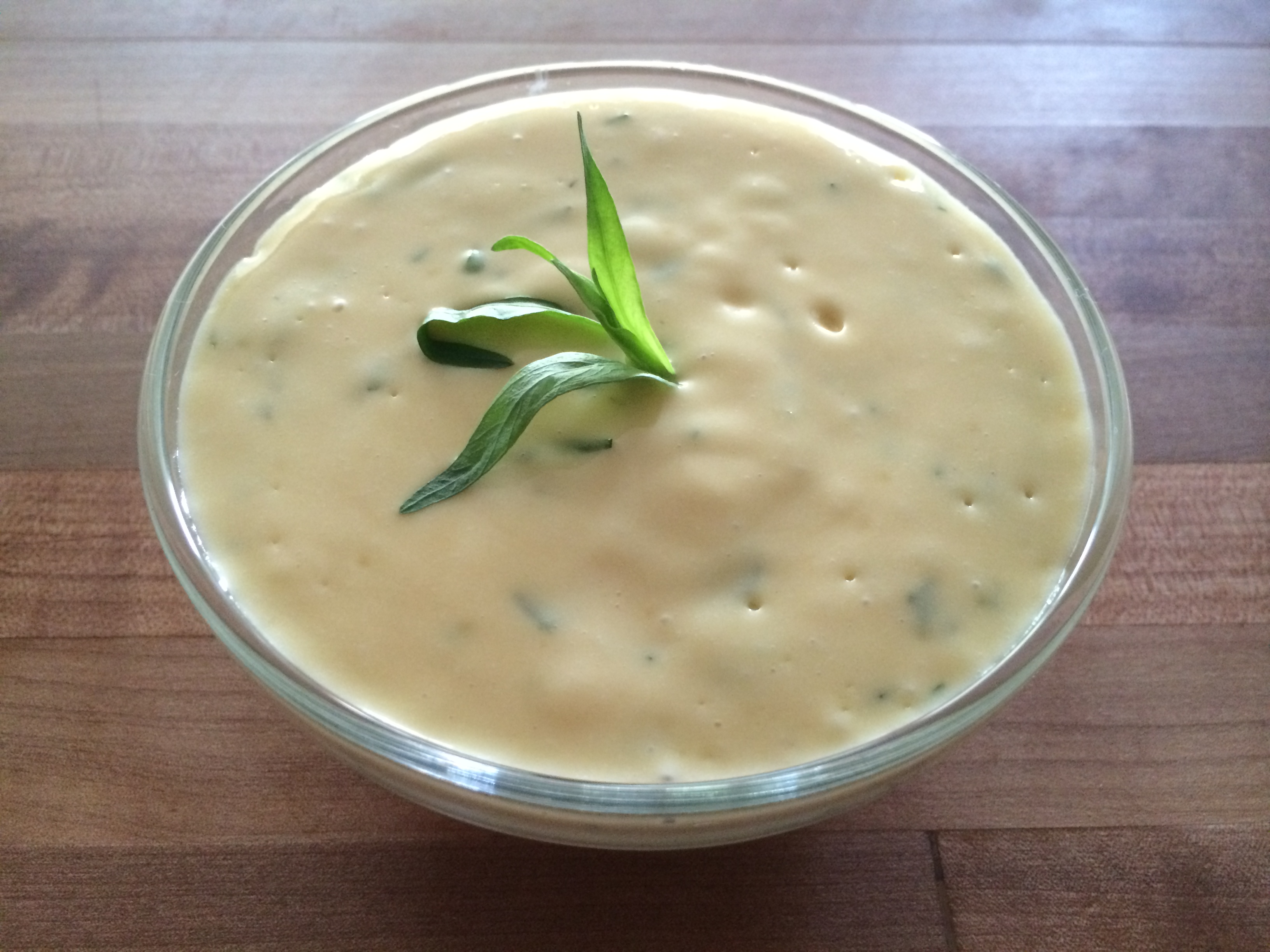 5. Béarnaise Sauce – Hollandaise’s Sophisticated Cousin (image credits: wikimedia)