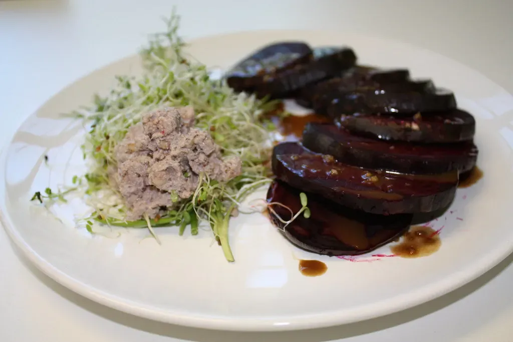 8. Their Portions Look Moderate, but Their Food Is Dense With Nutrients (Image Credits: Flickr)