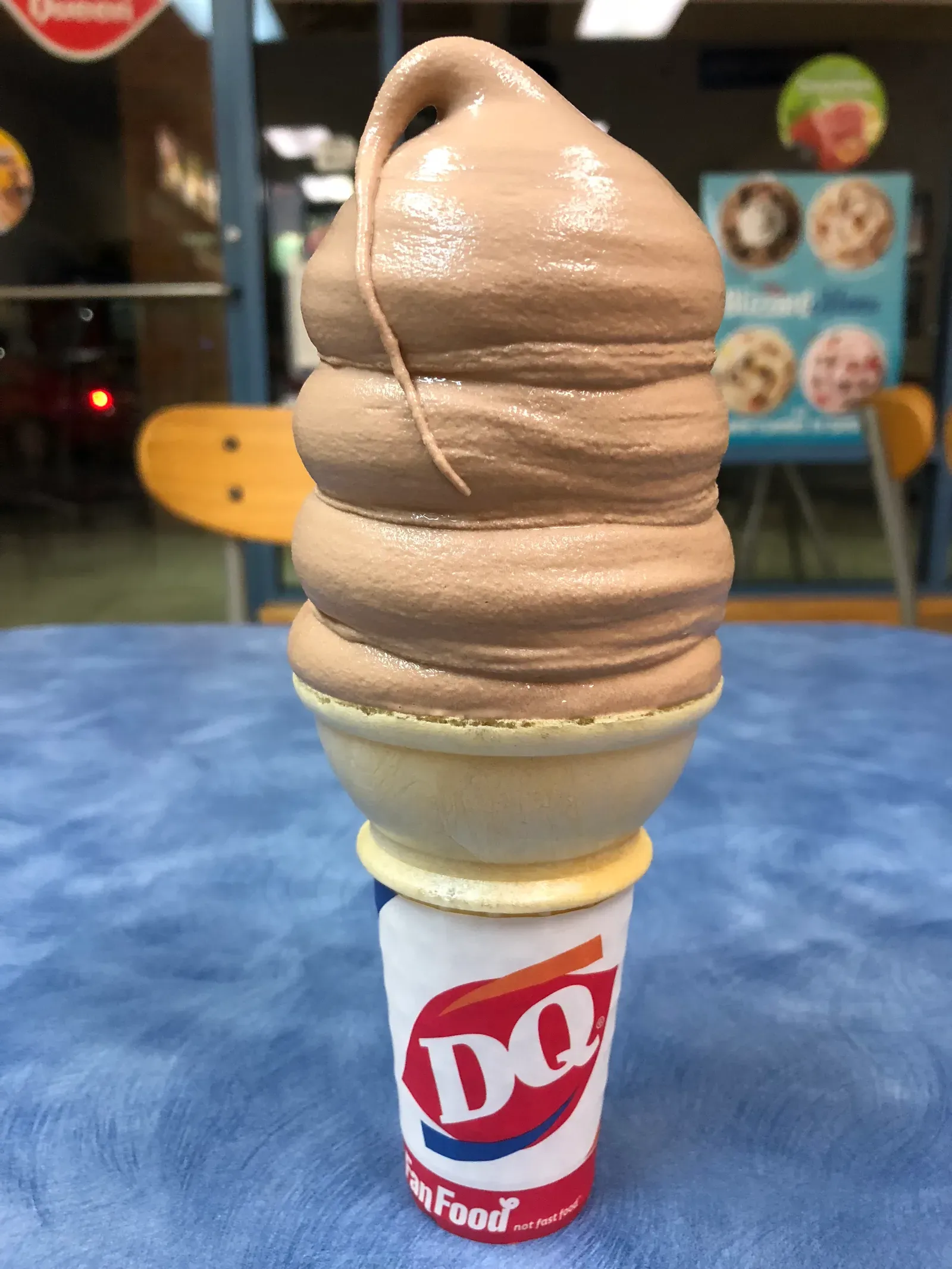 Dairy Queen Serves Up Cold Service (Image Credits: Wikimedia)
