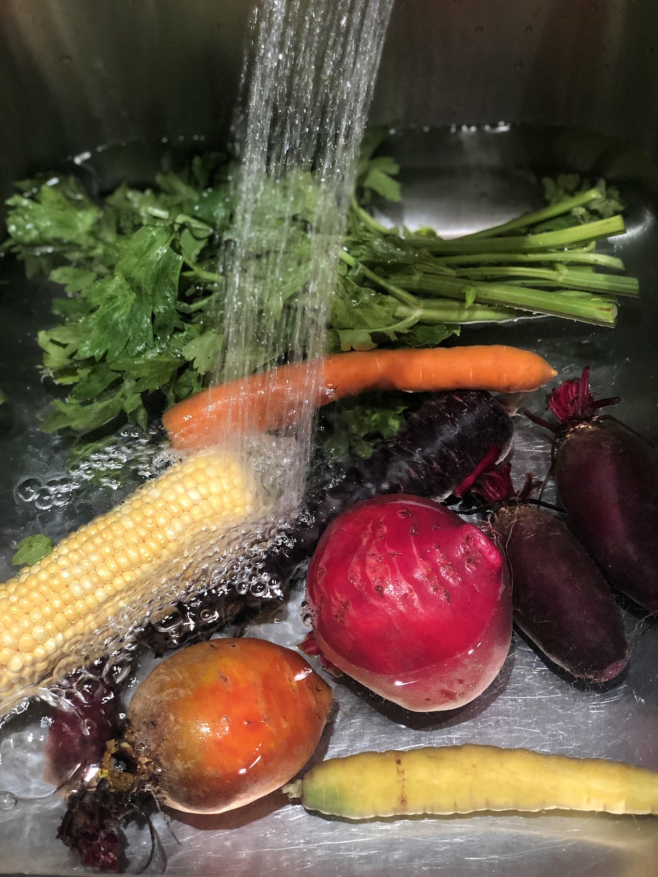 Soaking Produce for Too Long (image credits: pixabay)