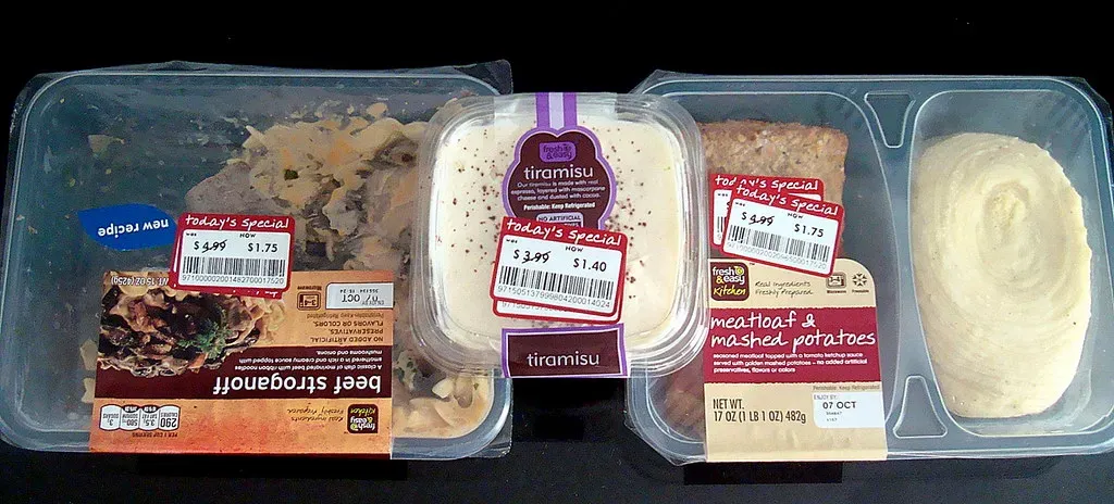 That Dented Can Section Saves Serious Cash (Image Credits: Flickr)