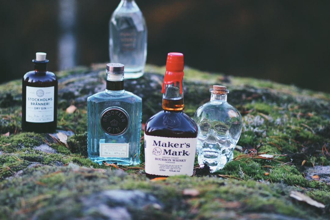Bourbon & Whiskey (image credits: unsplash)