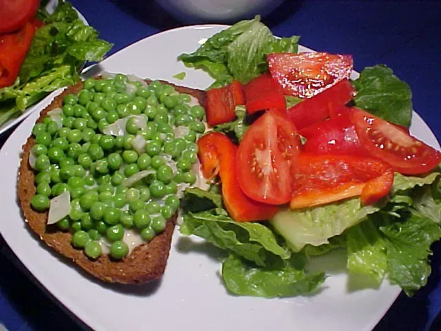 Creamed Peas with Pearl Onions (Image Credits: Flickr)