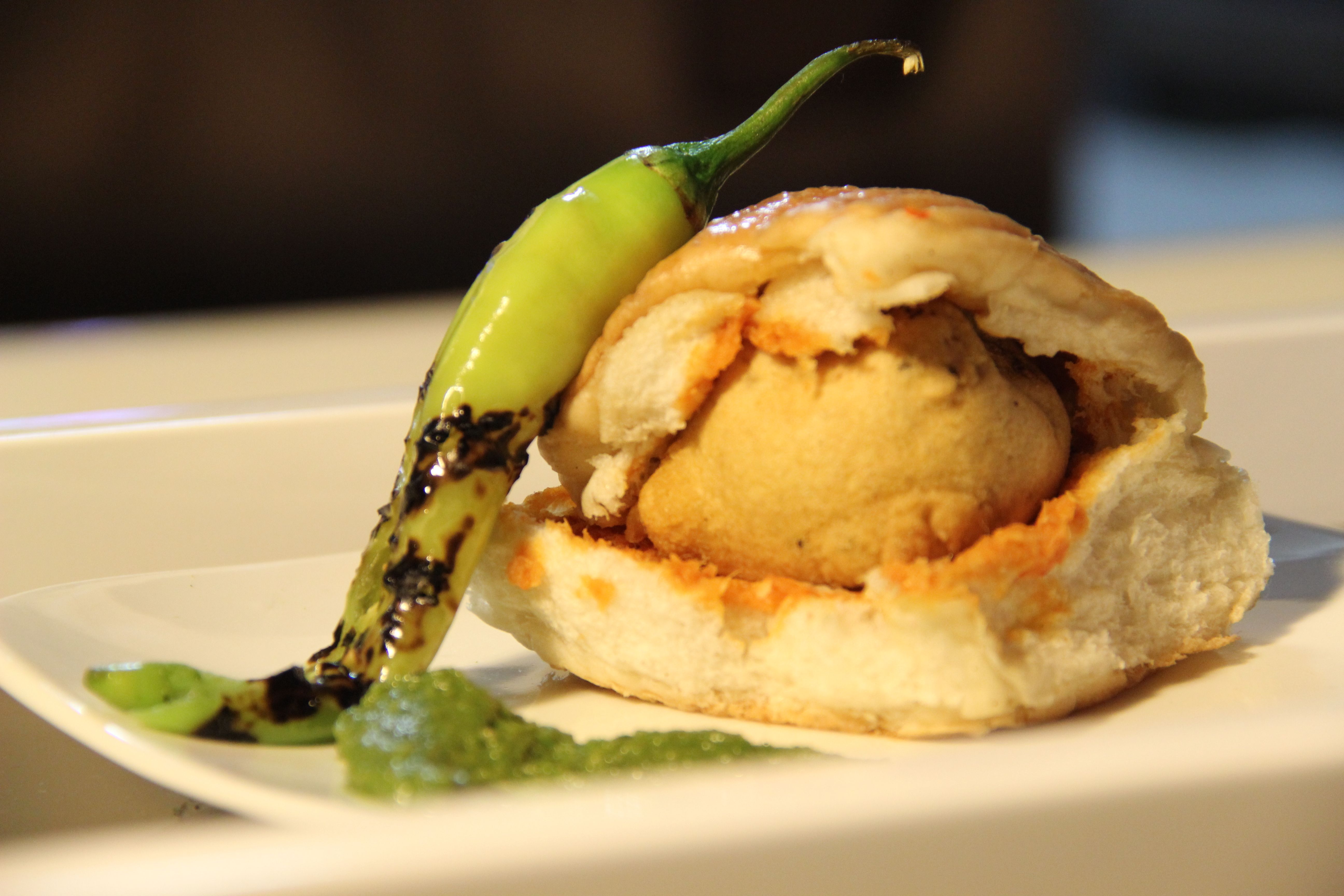 Vada Pav from Mumbai's Railway Stations (image credits: By Rutvi Mistry, CC BY-SA 4.0, https://commons.wikimedia.org/w/index.php?curid=40906979)