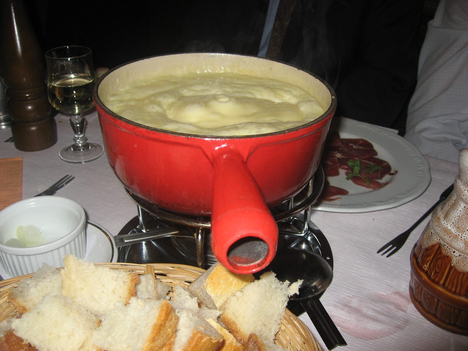 Fondue (Image Credits: Wikimedia)